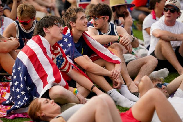 July 1, 2026, Nashville, Tennessee, USA: Fans watch a broadcast of the FIFA World Cup, WM, Weltmeisterschaft, Fussball Round of 32 match between the USA and Bosnia during a watch party at Geodis Park. FIFA World Cup Reaction: USA VS. Bosnia  - ZUMAh237 20260701_zsp_h237_008 Copyright: xCamdenxHallx