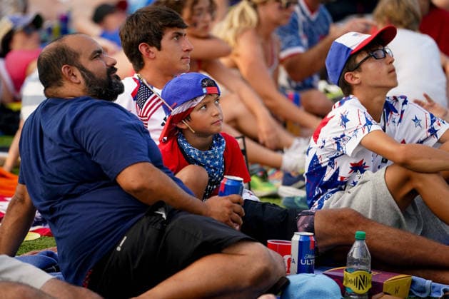 July 1, 2026, Nashville, Tennessee, USA: Fans watch a broadcast of the FIFA World Cup, WM, Weltmeisterschaft, Fussball Round of 32 match between the USA and Bosnia during a watch party at Geodis Park. FIFA World Cup Reaction: USA VS. Bosnia  - ZUMAh237 20260701_zsp_h237_001 Copyright: xCamdenxHallx