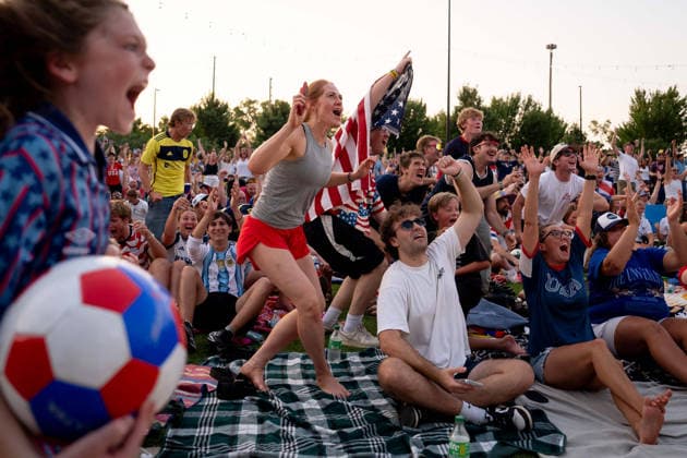 July 1, 2026, Nashville, Tennessee, USA: Fans react to a goal by the USA while watching a broadcast of the FIFA World Cup, WM, Weltmeisterschaft, Fussball Round of 32 match between the USA and Bosnia during a watch party at Geodis Park. FIFA World Cup Reaction: USA VS. Bosnia  - ZUMAh237 20260701_zsp_h237_002 Copyright: xCamdenxHallx