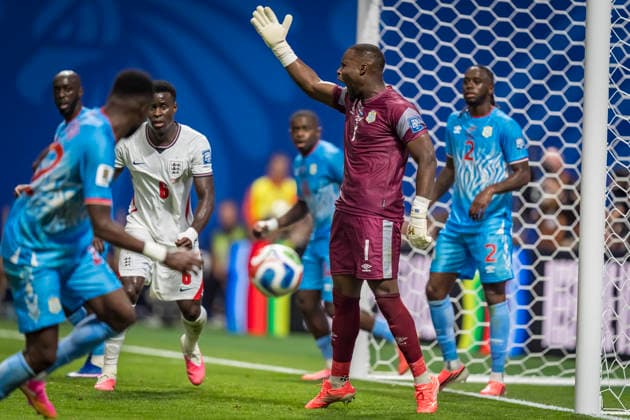 July 1, 2026, Atlanta, Georgia, USA: DR Congo goalkeeper Lionel Mpasi (1) blocks a goal against England during their World Cup: Round of 32 match at Atlanta Stadium in Atlanta, Georgia. England wins the game, 2:1 in regulation play. World Cup: Round Of 32: England Vs DR Congo: Lionel Mpasi  - ZUMAa161 20260701_aaa_a161_416 Copyright: xWalterxArcex xGMGx