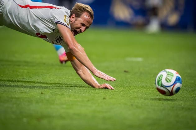 July 1, 2026, Atlanta, Georgia, USA: England forward Harry Kane (9) is pushed down by DR Congo during the World Cup: Round of 32 match at Atlanta Stadium in Atlanta, Georgia. England wins the game, 2:1 in regulation play. World Cup: Round Of 32: England Vs DR Congo: Harry Kane  - ZUMAa161 20260701_aaa_a161_470 Copyright: xWalterxArcex xGMGx