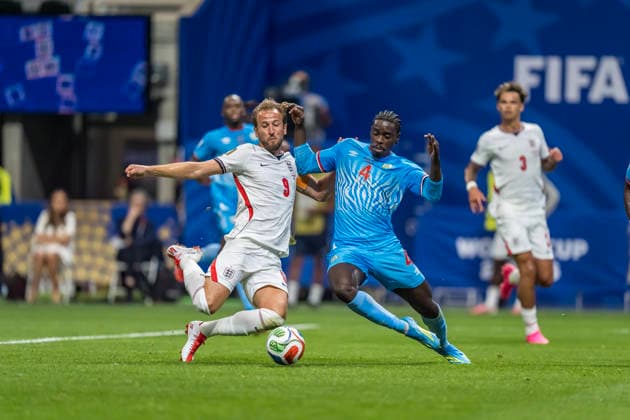 July 1, 2026, Atlanta, Georgia, USA: England forward Harry Kane (9) fight for the ball against DR Congo during their World Cup: Round of 32 match at Atlanta Stadium in Atlanta, Georgia. England wins the game, 2:1 in regulation play. World Cup: Round Of 32: England Vs DR Congo: Harry Kane  - ZUMAa161 20260701_aaa_a161_520 Copyright: xWalterxArcex xGMGx