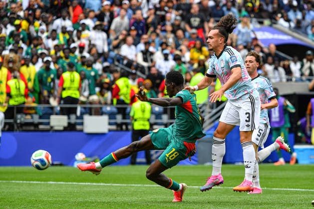 July 01, 2026: Senegal midfielder IsmaoÂ¯la Sarr (18) kicks a goal in front of Belgium defender Arthur Theate (3) during the 51st minute of the FIFA World Cup, WM, Weltmeisterschaft, Fussball knockout round of 32 match between Belgium and Senegal in Seattle, WA.Belgium defeated Senegal 3-2 on a penalty kick near the end of the second overtime period. CSM FIFA World Cup 2026: JUL 01 Belgium Vs Senegal  - ZUMAc04_ 20260701_zma_c04_073 Copyright: xStevexFaberx