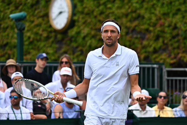 2026 Wimbledon - Arthur Rinderknech Arthur Rinderknech (FRA) during his second round match at the 2025 Wimbledon Tennis Championships at the AELTC in London, GREAT BRITAIN, on JULY 1, 2026. Photo by Corinne Dubreuil ABACAPRESS.COM London  Copyright: xDubreuilxCorinne ABACAx