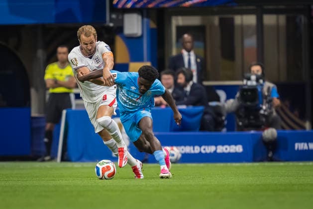 July 1, 2026, Atlanta, Georgia, USA: DR Congo forward Nathanael Mbuku (7) fights for the ball against England during their World Cup: Round of 32 match at Atlanta Stadium in Atlanta, Georgia. England wins the game, 2:1 in regulation play. Atlanta USA - ZUMAa161 20260701_aaa_a161_593 Copyright: xWalterxArcex xGMGx