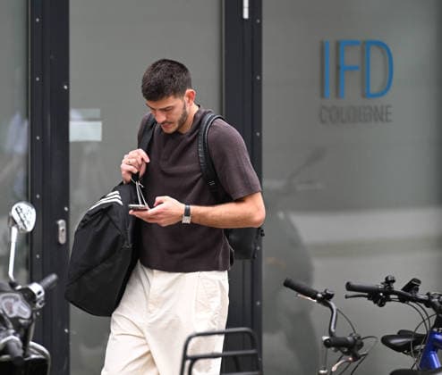 02.07.2026, xophax, Fussball 1.Bundesliga, 1.FC Koeln. Saison 2026 2027 , 1.FC Köln . Erster mögliche Neuzugang in Köln . Luka Lochoshvili an der Atos Klinik beim Medizincheck Koeln *** July 2, 2026, xophax, Soccer, Bundesliga 1, 1. FC Köln, 2026–2027 Season, 1. FC Köln: First Potential New Signing in Cologne—Luka Lochoshvili Undergoing a Medical Exam at the Atos Clinic in Cologne