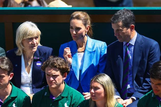 Catherine Princess of Wales sits with Deborah Jevans and Tim Henman on Court 18 Wimbledon Tennis Championships, Day 4, The All England Lawn Tennis and Croquet Club, London, UK - 02 Jul 2026London The All England Lawn Tennis and United Kingdom  Copyright: xJamesxMarsh Shutterstockx 16970344z