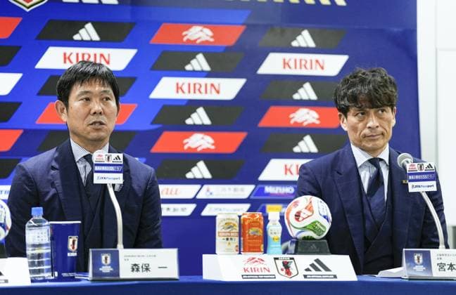 Football: 2026 World Cup Japan men s football team head coach Hajime Moriyasu (L) holds a press conference, PK, Pressekonferenz in Tokyo on July 2, 2026, after the Samurai Blue squad returned home earlier in the day following a World Cup round-of-32 loss to Brazil in the United States. Sitting beside him is Japan Football Association President Tsuneyasu Miyamoto.  A14AA0005621259P
