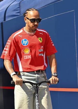 Formula 1, Arrivals, Silverstone, UK, 02 July, 2026. 02 July 2026. Lewis Hamilton, Ferrari, in the Paddock at the Formula 1 Pirelli British Grand Prix at Silverstone, Northamptonshire, UK., Credit:Lee Floyd Lee Floyd - B3214 Avalon UK, Northamptonshire, London, Silverstone  Copyright: xLeexFloydx xLeexFloydx-xB3214x xAvalonx 1113939569