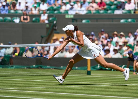 2026 Wimbledon, June 29, Day 1 LONDON, - JUNE 29: Madison Keys of the United States plays a shot against Katie Swan of Great Britain during the 2026 Wimbledon, June 29, Day 1 at The all England club, Wimbledon on June 29, 2026 in London, GBR. London The all England club, Wimbledon GBR Copyright: xPeterxvanxdenxBerg ISIxPhotosx 9402