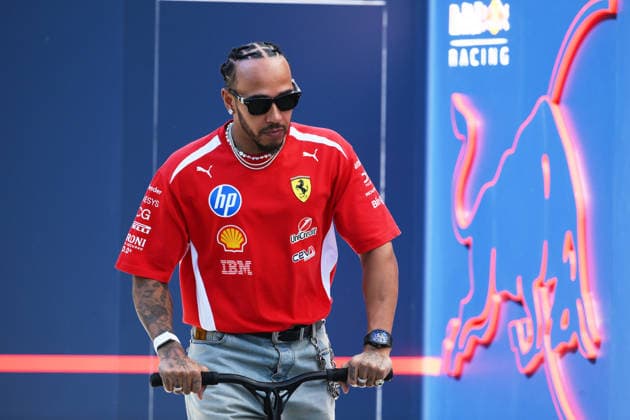 F1 Grand Prix of Great Britain - Previews Lewis Hamilton of Great Britain and Scuderia Ferrari HP arrives in the Paddock during previews ahead of the F1 Grand Prix of Great Britain at Silverstone Circuit on July 2, 2026, in Northampton, England. Northampton Silverstone Circuit Northampton England 0267_RL_GPGBF12K26_DSC_1431 Copyright: xRicardoxLarreinax