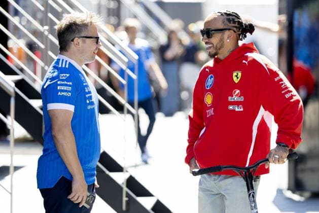 SILVERSTONE - Peter Bonnington (Bono) in conversation with Lewis Hamilton (Ferrari) at the Silverstone circuit ahead of the British Grand Prix. SANDER KONING ANP xVIxANPxSportx xxANPxIVx 562615530 originalFilename: 562615530.jpg
