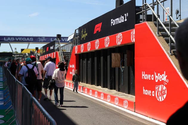 Formula 1 Pirelli British Grand Prix 2026. NestlÃ S.A.; KitKat; Chocolate NestlÃ S.A. KitKat Chocolate Branding pitlane during Formula 1 Pirelli British Grand Prix 2026. on July 2., 2026 in Silverstone Circuit, Silverstone, United Kingdom, Zsombor Toth Silverstone Silverstone Circuit West Northamptonshire United Kingdom