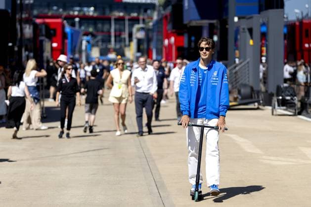 SILVERSTONE - George Russell (Mercedes) on his way to a press conference, PK, Pressekonferenz at the Silverstone circuit ahead of the British Grand Prix. SANDER KONING ANP xVIxANPxSportx xxANPxIVx 562621111 originalFilename: 562621111.jpg