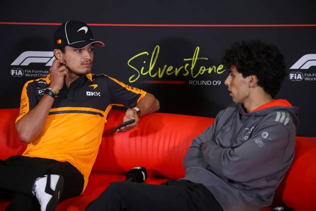 Formula 1 Pirelli British Grand Prix 2026. Lando Norris (GBR), McLaren Mastercard F1 Team, MCL40, Gabriel Bortoleto (BRA), Audi Revolut F1 Team, R26 during Formula 1 Pirelli British Grand Prix 2026. on July 2., 2026 in Silverstone Circuit, Silverstone, United Kingdom, Zsombor Toth Silverstone Silverstone Circuit West Northamptonshire United Kingdom
