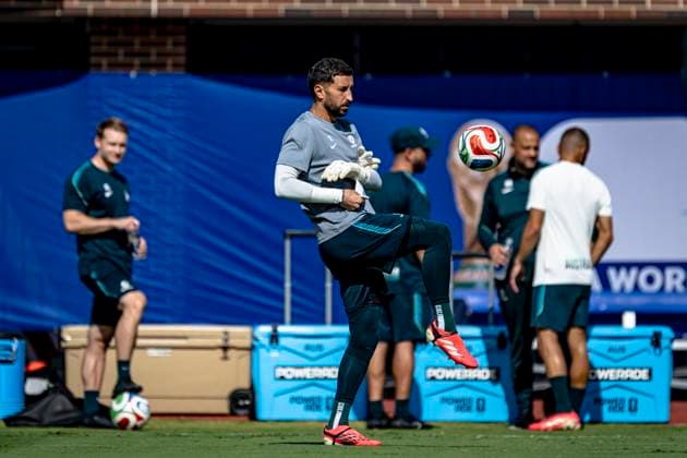 DALLAS - Australian goalkeeper Izzo Paul during the 2026 World Cup, training with Australia at Washburne Soccer and Track Stadium on July 2, 2026, in Dallas, United States. (Photo by Stefan Koops EYE4IMAGES DeFodi Images) - *** DALLAS: Australian goalkeeper Izzo Paul during the 2026 World Cup, training with Australia at Washburne Soccer and Track Stadium on July 2, 2026, in Dallas, United States. Photo by Stefan Koops, EYE4IMAGES, DeFodi Images