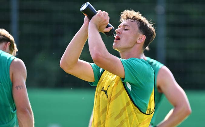 02.07.2026 - Fussball - 2. Bundesliga - Saison 2026 2027 - SpVgg Greuther Fürth Fuerth ( Kleeblatt ) - Training - - xwoxzix - Lukas Reich (2, SpVgg Greuther Fürth ) trinkt *** July 2, 2026 Soccer 2. Bundesliga 2026–2027 Season SpVgg Greuther Fürth (Füroth Kleeblatt) Training xwoxzix Lukas Reich 2, SpVgg Greuther Fürth drinks