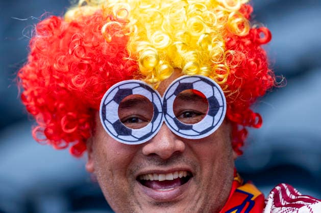 July 2, 2026, Los Angeles, California, USA: Soccer fans arrive before the FIFA World Cup, WM, Weltmeisterschaft, Fussball Round of 32 soccer match between Spain and Austria at SoFi Stadium in Inglewood, Calif., on Thursday, July 2, 2026. Los Angeles USA - ZUMAc68_ 20260702_zaf_c68_005 Copyright: xRingoxChiux