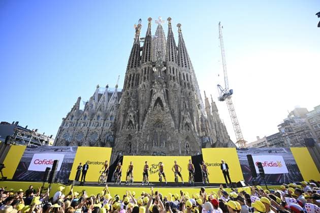 Tour de France 2026 Media Activities 02 07 2026 BARCELONA, SPAIN - JULY 02 : Team Cofidis on the podium pictured during the teams presentation prior to the 113rd edition of Tour de France an UCI World Tour 2.UWT Team Time Trial stage for Men Elite of 19 km with start in Barcelona and finish in Barcelona on July 2, 2026 in Barcelona, Spain, 02 07 2026 Barcelona Spain  Copyright: xTomasxSiskx