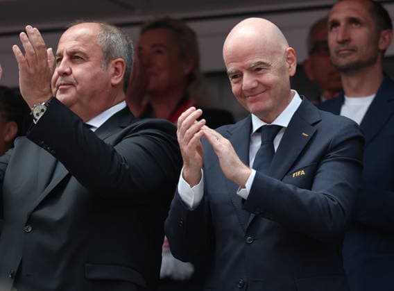 RECORD DATE NOT STATED FIFA World Cup, WM, Weltmeisterschaft, Fussball 2026 - Round of 32 - Spain vs Austria FIFA President Gianni Infantino (R) applauds from the balcony prior the FIFA World Cup 2026 Round of 32 match Spain against Austria, in Los Angeles, USA, 02 July 2026. INGLEWOOD United States  Copyright: xCHRISTOPHERxTORRESx