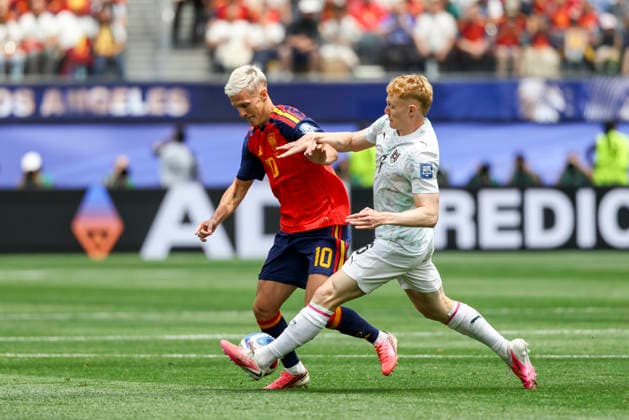 SOCCER - FIFA World Cup, WM, Weltmeisterschaft, Fussball 2026 INGLEWOOD,CALIFORNIA,USA,02.JUL.26 - SOCCER - FIFA World Cup, round of 32, Spain vs Austria. Image shows Dani Olmo (ESP) and Nicolas Seiwald (AUT).  GEPAxpictures xArminxRauthner