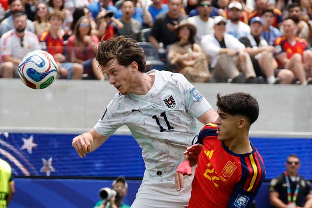 Pau Cubarsi (R) of Spain vies for the ball with Michael Gregoritsch of Austria during the FIFA World Cup, WM, Weltmeisterschaft, Fussball 2026 Round of 32 match Spain against Austria, in Los Angeles, United States, 02 July 2026. FIFA World Cup 2026 - Round of 32 - Spain vs Austria !ACHTUNG: NUR REDAKTIONELLE NUTZUNG!  Copyright: xLavandeiraxJrx AMDEP7802 20260702-55020781088_1