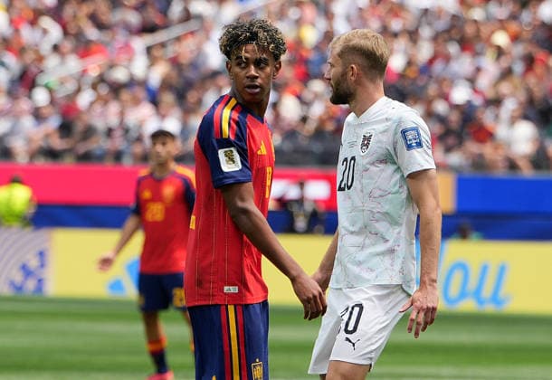 (260703) -- LOS ANGELES, July 3, 2026 -- Lamine Yamal (L) of Spain reacts during the round of 32 match between Spain and Austria at the 2026 FIFA World Cup, WM, Weltmeisterschaft, Fussball at Los Angeles Stadium in Los Angeles, the United States, July 2, 2026. ) (SP)U.S.-LOS ANGELES-FOOTBALL-FIFA WORLD CUP-ROUND OF 32-ESP VS AUT HuangxZongzhi 