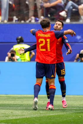 SOCCER - FIFA World Cup, WM, Weltmeisterschaft, Fussball 2026 INGLEWOOD,CALIFORNIA,USA,02.JUL.26 - SOCCER - FIFA World Cup, round of 32, Spain vs Austria. Image shows the rejoicing of Mikel Oyarzabal and Alex Baena (ESP).  GEPAxpictures xArminxRauthner