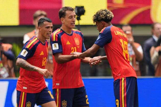 Mikel Oyarzabal of Spain celebrates scoring the opening goal for their side Spain v Austria, 2026 FIFA World Cup, WM, Weltmeisterschaft, Fussball ROund of 32, Football, Los Angeles Stadium, California, USA - 02 Jul 2026Los Angeles Los Angeles Stadium California (CA) United States of America  Copyright: xIsmaelxAdnan Shutterstockx 16974404l