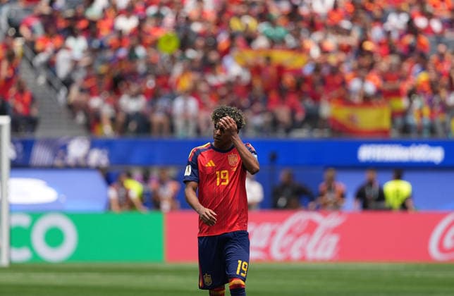 (260703) -- LOS ANGELES, July 3, 2026 -- Lamine Yamal of Spain reacts during the round of 32 match between Spain and Austria at the 2026 FIFA World Cup, WM, Weltmeisterschaft, Fussball at Los Angeles Stadium in Los Angeles, the United States, July 2, 2026. ) (SP)U.S.-LOS ANGELES-FOOTBALL-FIFA WORLD CUP-ROUND OF 32-ESP VS AUT HuangxZongzhi 