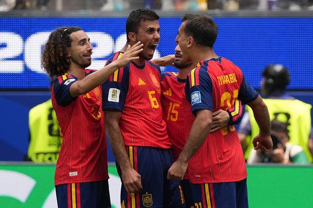 (260703) -- LOS ANGELES, July 3, 2026 -- Mikel Oyarzabal (1st R) of Spain celebrates after scoring with teammates during the round of 32 match between Spain and Austria at the 2026 FIFA World Cup, WM, Weltmeisterschaft, Fussball at Los Angeles Stadium in Los Angeles, the United States, July 2, 2026. ) (SP)U.S.-LOS ANGELES-FOOTBALL-FIFA WORLD CUP-ROUND OF 32-ESP VS AUT HuangxZongzhi 