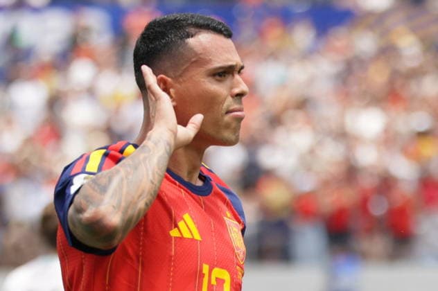 RECORD DATE NOT STATED FIFA World Cup, WM, Weltmeisterschaft, Fussball 2026 - Round of 32 - Spain vs Austria Pedro Porro of Spain poses after scoring the 2-0 goal during the FIFA World Cup 2026 Round of 32 match Spain against Austria, in Los Angeles, USA, 02 July 2026. INGLEWOOD United States  Copyright: xCHRISTOPHERxTORRESx