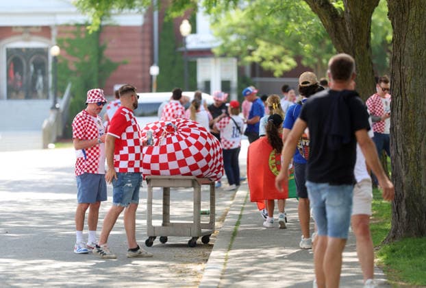 Portugal v Croatia: Round Of 32 - FIFA World Cup, WM, Weltmeisterschaft, Fussball 2026 Fans of Croatia gather in front of Toronto Stadium ahead of the FIFA World Cup 2026 Round Of 32 match between Portugal and Croatia at Toronto Stadium on July 2, 2026 in Toronto, Canada.  SanjinxStrukic PIXSELL