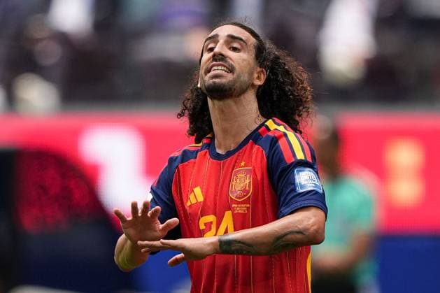 Marc Cucurella of Spain gives instructions Spain v Austria, 2026 FIFA World Cup, WM, Weltmeisterschaft, Fussball ROund of 32, Football, Los Angeles Stadium, California, USA - 02 Jul 2026Los Angeles Los Angeles Stadium California (CA) United States of America  Copyright: xIsmaelxAdnan Shutterstockx 16974404aj