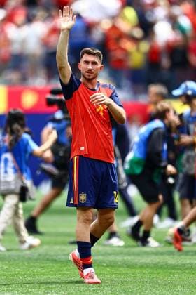 Aymeric Laporte of Spain applauds the fans at full-time Spain v Austria, 2026 FIFA World Cup, WM, Weltmeisterschaft, Fussball ROund of 32, Football, Los Angeles Stadium, California, USA - 02 Jul 2026Los Angeles Los Angeles Stadium California (CA) United States of America  Copyright: xMichaelxZemanek Shutterstockx 16974406bm