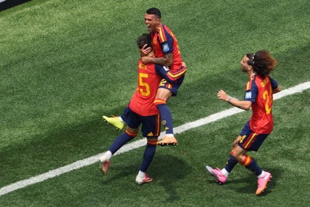 Spanish players celebrate a goal during the FIFA World Cup, WM, Weltmeisterschaft, Fussball 2026 Round of 32 match Spain against Austria, in Los Angeles, United States, 02 July 2026. FIFA World Cup 2026 - Round of 32 - Spain vs Austria !ACHTUNG: NUR REDAKTIONELLE NUTZUNG!  Copyright: xDavidxTorox AME6777 20260702-55020782007_1