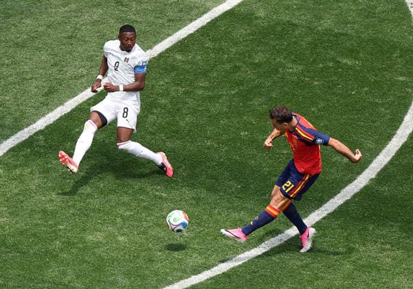 (260703) -- LOS ANGELES, July 3, 2026 -- Mikel Oyarzabal (R) of Spain shoots during the round of 32 match between Spain and Austria at the 2026 FIFA World Cup, WM, Weltmeisterschaft, Fussball at Los Angeles Stadium in Los Angeles, the United States, July 2, 2026. ) (SP)U.S.-LOS ANGELES-FOOTBALL-FIFA WORLD CUP-ROUND OF 32-ESP VS AUT LixYing 