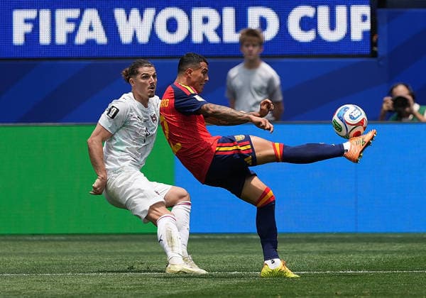 (260703) -- LOS ANGELES, July 3, 2026 -- Pedro Porro (R) of Spain competes during the round of 32 match between Spain and Austria at the 2026 FIFA World Cup, WM, Weltmeisterschaft, Fussball at Los Angeles Stadium in Los Angeles, the United States, July 2, 2026. ) (SP)U.S.-LOS ANGELES-FOOTBALL-FIFA WORLD CUP-ROUND OF 32-ESP VS AUT HuangxZongzhi 