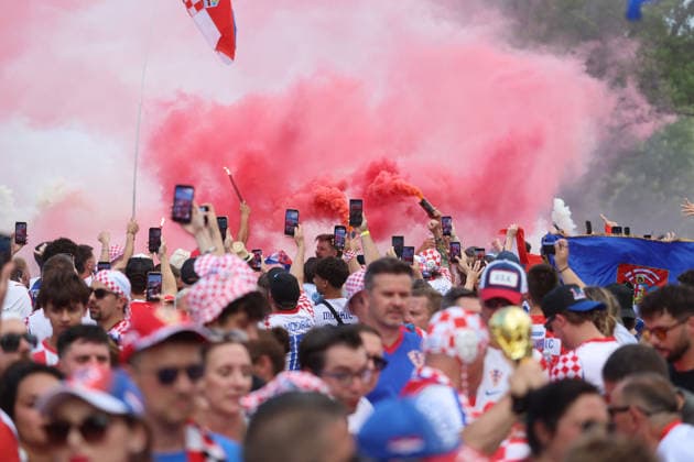 Portugal v Croatia: Round Of 32 - FIFA World Cup, WM, Weltmeisterschaft, Fussball 2026 Fans of Croatia gather in front of Toronto Stadium ahead of the FIFA World Cup 2026 Round Of 32 match between Portugal and Croatia at Toronto Stadium on July 2, 2026 in Toronto, Canada.  SanjinxStrukic PIXSELL