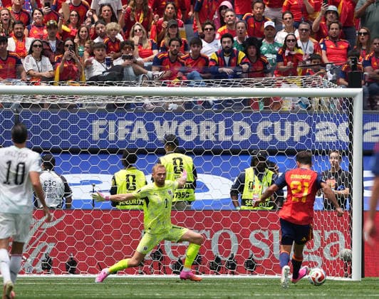 (260703) -- LOS ANGELES, July 3, 2026 -- Mikel Oyarzabal (R) of Spain scores during the round of 32 match between Spain and Austria at the 2026 FIFA World Cup, WM, Weltmeisterschaft, Fussball at Los Angeles Stadium in Los Angeles, the United States, July 2, 2026. ) (SP)U.S.-LOS ANGELES-FOOTBALL-FIFA WORLD CUP-ROUND OF 32-ESP VS AUT HuangxZongzhi 
