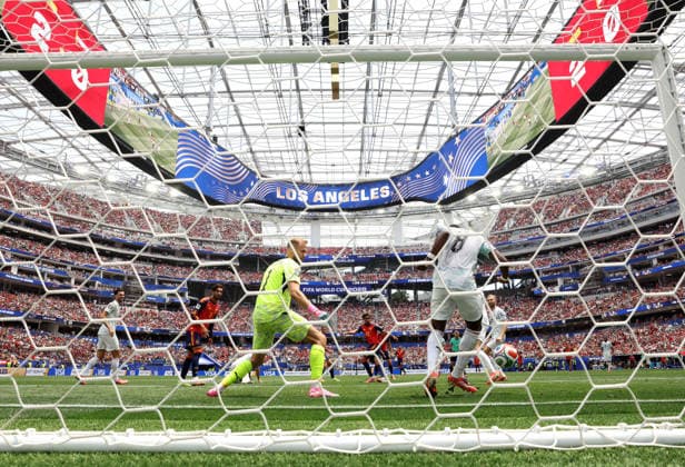 (260703) -- LOS ANGELES, July 3, 2026 -- Lamine Yamal (4th L) of Spain shoots during the round of 32 match between Spain and Austria at the 2026 FIFA World Cup, WM, Weltmeisterschaft, Fussball at Los Angeles Stadium in Los Angeles, the United States, July 2, 2026. ) (SP)U.S.-LOS ANGELES-FOOTBALL-FIFA WORLD CUP-ROUND OF 32-ESP VS AUT ChenxYichen 