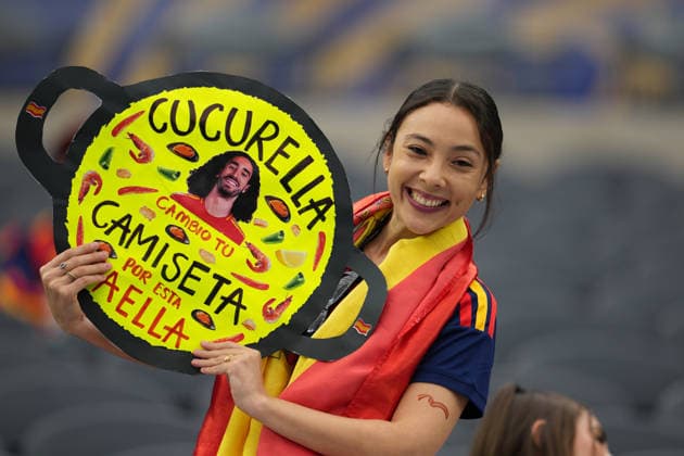 RECORD DATE NOT STATED 2nd July 2026; SoFi Stadium, Los Angeles, California, United States of America; FIFA World Cup, WM, Weltmeisterschaft, Fussball Football, Spain versus Austria; a Spain fan holds a Marc Cucurella paella sign AlecxBrown