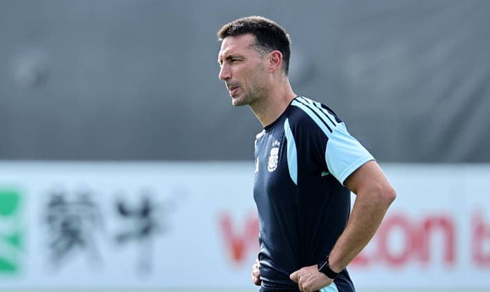 FIFA World Cup, WM, Weltmeisterschaft, Fussball 2026 - Argentina training session Argentina national soccer team head coach Lionel Scaloni attends a training session in Fort Lauderdale, Florida, USA, 02 July 2026. Argentina will face Cape Verde on 03 July in a 2026 FIFA World Cup Round of 32 match. FORT LAUDERDALE FLORIDA United States  Copyright: xCRISTOBALxHERRERA-ULASHKEVICHx
