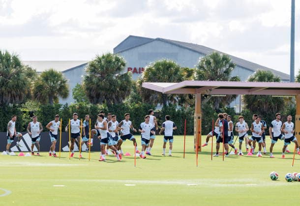 FIFA World Cup, WM, Weltmeisterschaft, Fussball 2026 - Argentina training session Argentina national soccer team players attend a training session in Fort Lauderdale, Florida, USA, 02 July 2026. Argentina will face Cape Verde on 03 July in a 2026 FIFA World Cup Round of 32 match. FORT LAUDERDALE FLORIDA United States  Copyright: xCRISTOBALxHERRERA-ULASHKEVICHx