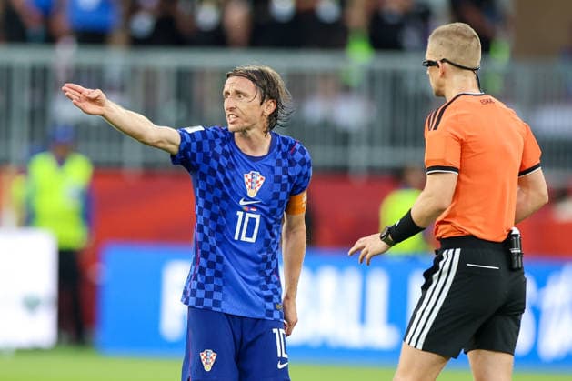 Portugal v Croatia: Round Of 32 - FIFA World Cup, WM, Weltmeisterschaft, Fussball 2026 Luka Modric of Croatia reacts with referee Espen Eskas during the FIFA World Cup 2026 Round Of 32 match between Portugal and Croatia at Toronto Stadium on July 2, 2026 in Toronto, Canada.  SanjinxStrukic PIXSELL