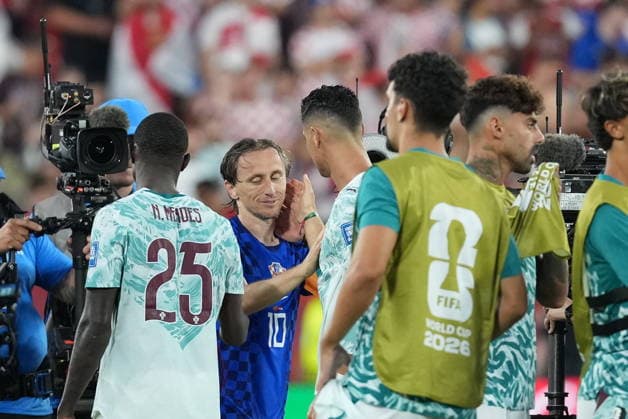Portugal v Croatia - FIFA World Cup, WM, Weltmeisterschaft, Fussball 2026 - Round of 32 TORONTO, CANADA - JULY 02: Cristiano Ronaldo (R) of Portugal talks with Luka Modric (L) of Croatia after the 2026 FIFA World Cup Round of 32 match between Portugal and Croatia at Toronto Stadium (BMO Field) in Toronto, Ontario, Canada on July 02, 2026. Mert Alper Dervis Anadolu Ontario Canada. Editorial use only. Please get in touch for any other usage.  Copyright: x2026xAnadoluxMertxAlperxDervisx