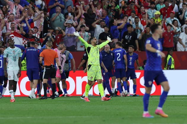 FIFA World Cup, WM, Weltmeisterschaft, Fussball 2026 - Round of 32 - Portugal vs Croatia Portugal s goalkeeper Diogo Costa (C) gestures during the FIFA World Cup 2026 Round of 32 match Portugal against Croatia, in Toronto, Canada, 02 July 2026. Palm Beach Florida United States  Copyright: xMIGUELxA.xLOPESx