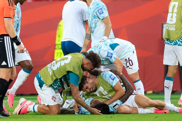 Portugal players celebrate a goal by Gonçalo Ramos (below) during a 2026 FIFA World Cup, WM, Weltmeisterschaft, Fussball match between Portugal and Croatia at BMO Stadium in Toronto, Canada, 02 July 2026. FIFA World Cup 2026 - Round of 32 - Portugal vs. Croatia !ACHTUNG: NUR REDAKTIONELLE NUTZUNG!  Copyright: xBienvenidoxVelascox GR5118 20260703-55020783329_1
