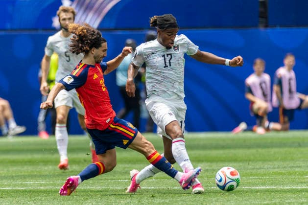Spain Vs Austria in Los Angeles, USA - 02 Jul 2026 Austria s Carney Chukwuemeka (17) and Spain’s Marc Cucurella (24) seen in action during the FIFA World Cup, WM, Weltmeisterschaft, Fussball Round of 32 soccer match between Spain and Austria.in Inglewood. Final score; Spain 3:0 Austria Los Angeles United States Copyright: xRingoxChiux xSOPAxImagesx 20260702RC.FIFA064