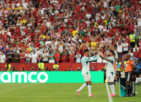 (260703) -- TORONTO, July 3, 2026 -- Cristiano Ronaldo (L) of Portugal leaves the field after being substituted by Ruben Neves during the round of 32 match between Portugal and Croatia at the 2026 FIFA World Cup, WM, Weltmeisterschaft, Fussball at Toronto Stadium in Toronto, Canada, July 2, 2026. (Photo by Xinhua) (SP)CANADA-TORONTO-FOOTBALL-FIFA WORLD CUP-ROUND OF 32-POR VS CRO ZouxZheng 